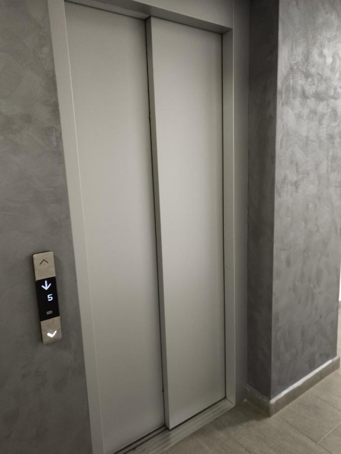 Apartment Grey Diamond *